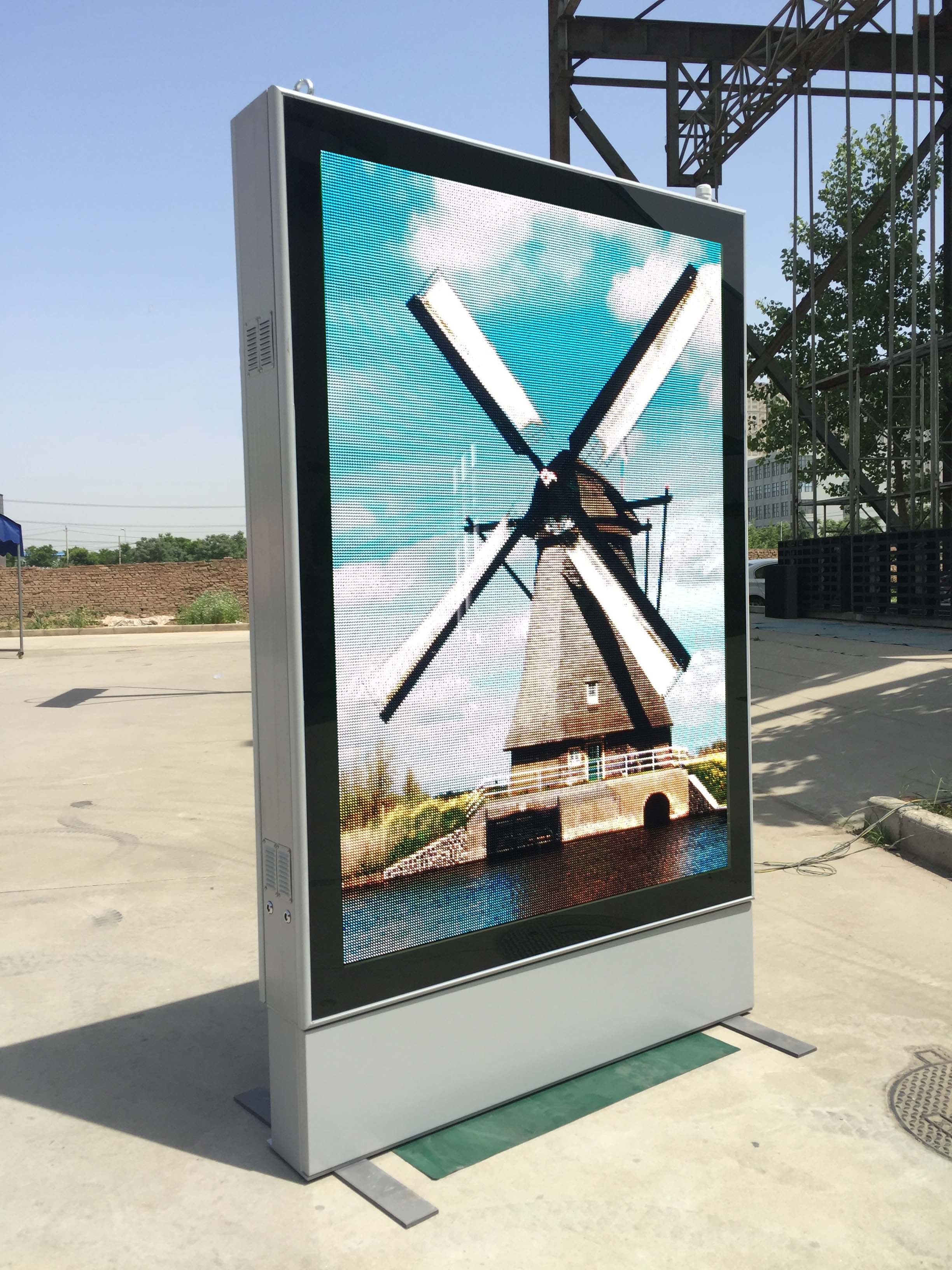 Versa Poster Outdoor with fashion model in elegant pose